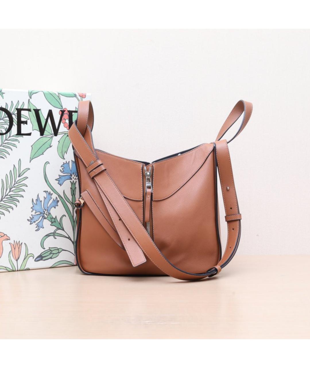 LOEWE Коричневая кожаная сумка через плечо, фото 2