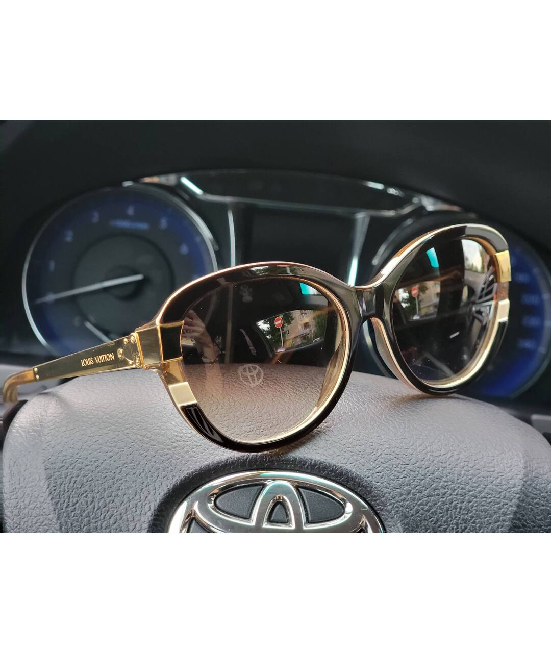 LOUIS VUITTON PRE-OWNED Золотые солнцезащитные очки, фото 4