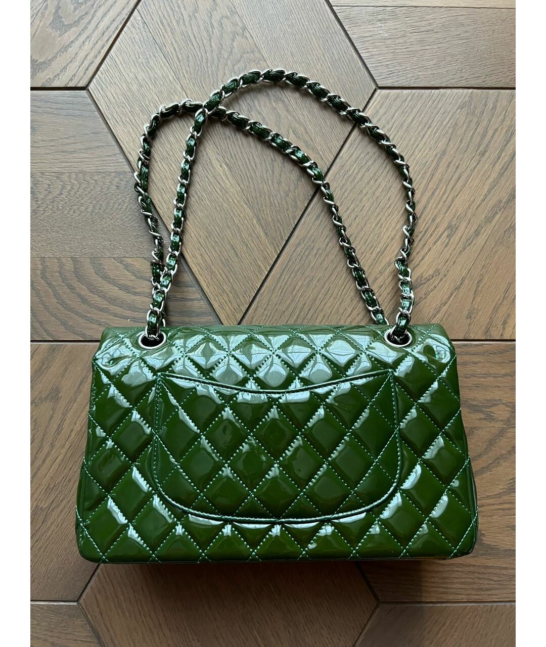 CHANEL Зеленая сумка тоут из лакированной кожи, фото 3