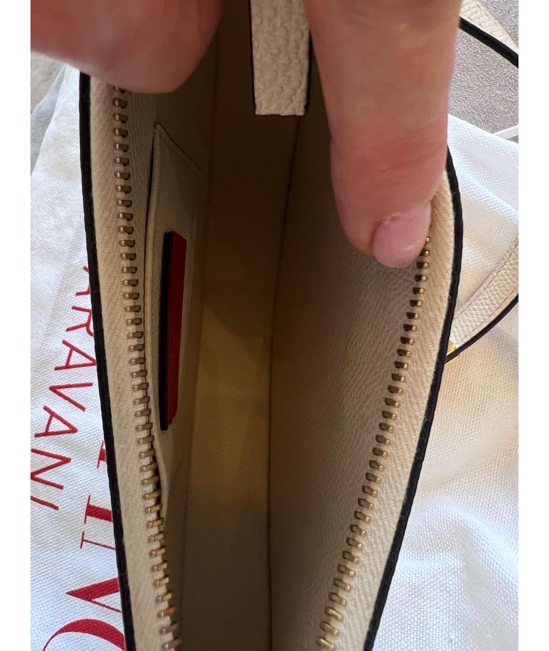 VALENTINO Бежевая кожаная сумка с короткими ручками, фото 4