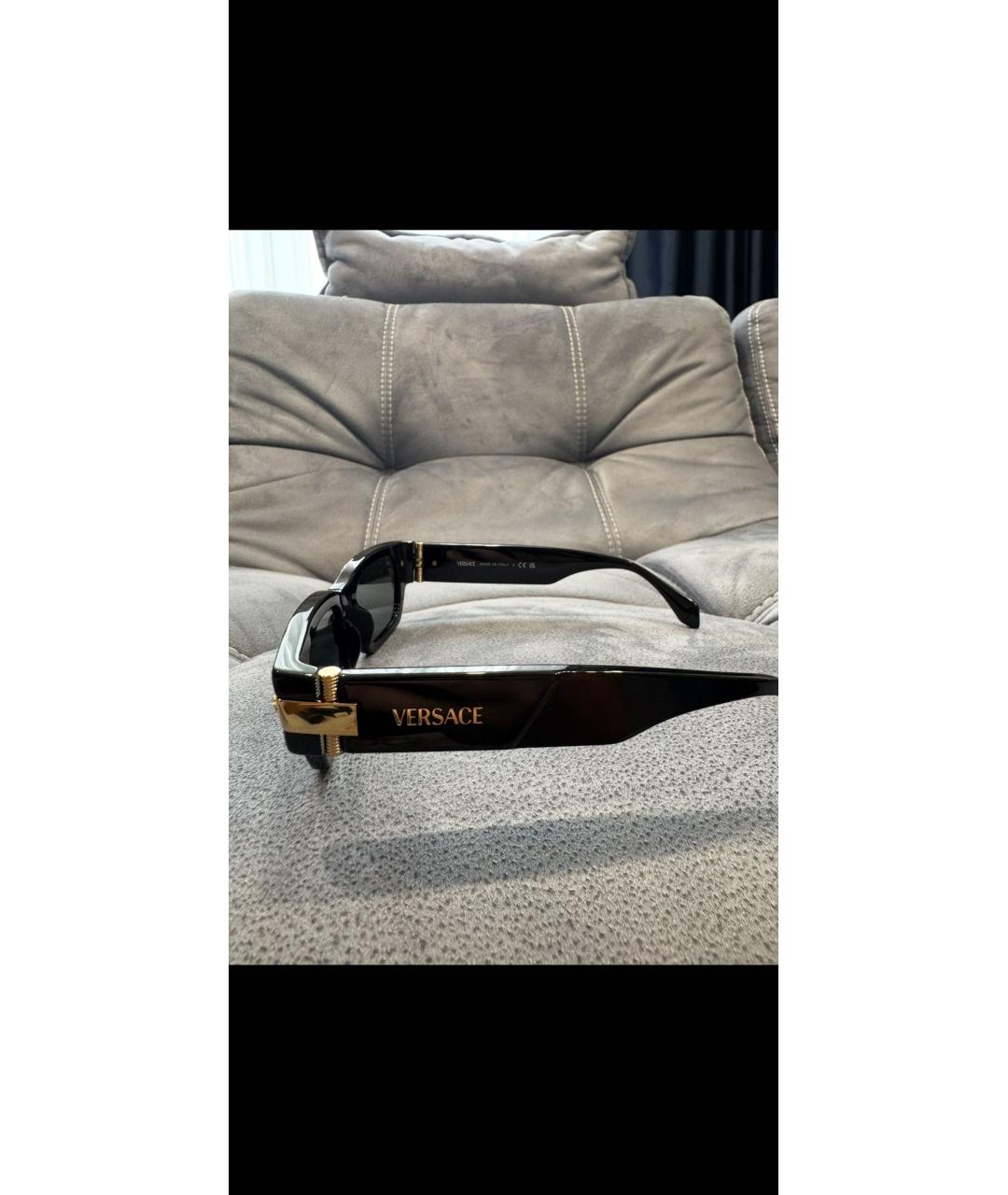 VERSACE Черные пластиковые солнцезащитные очки, фото 3