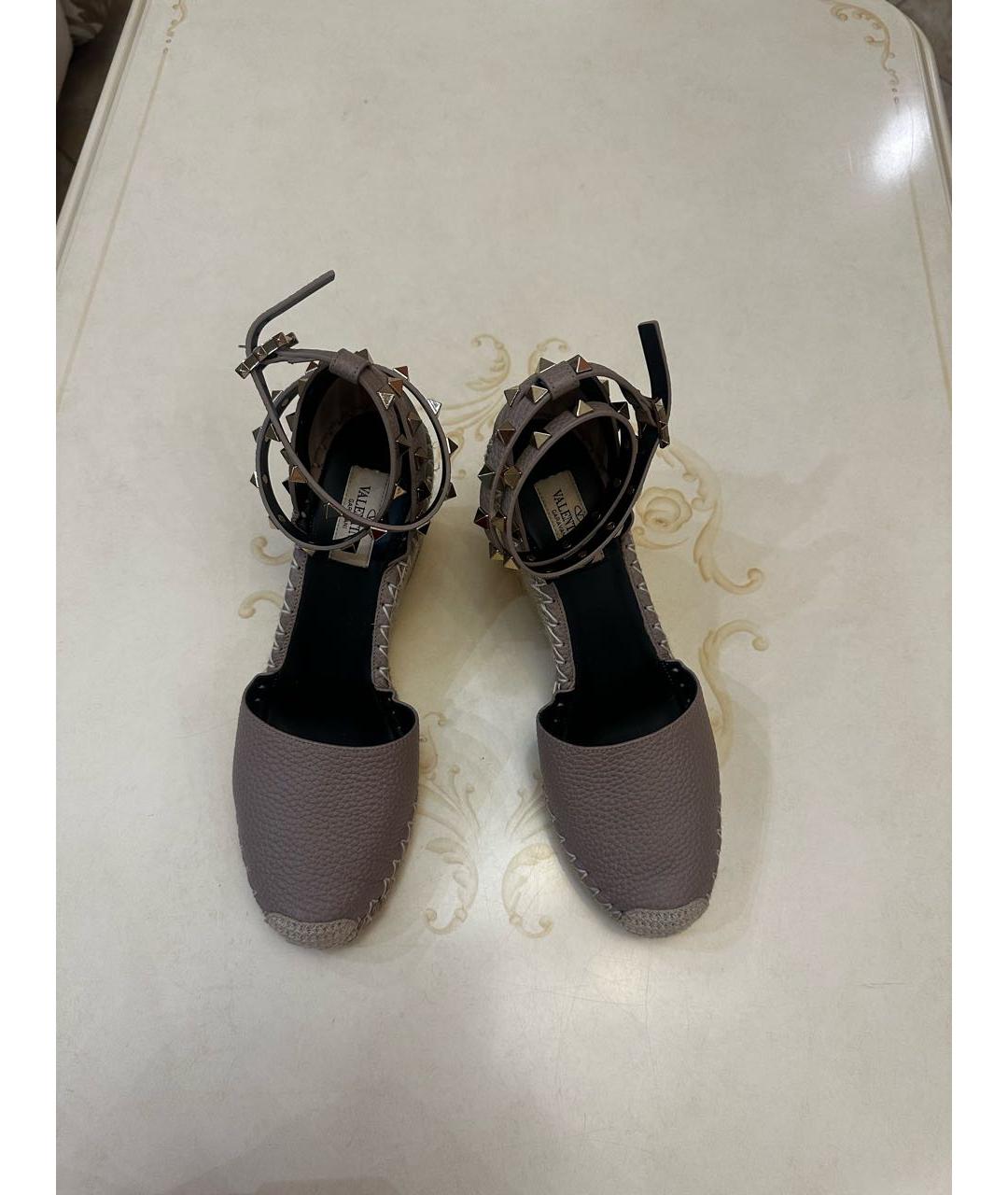 VALENTINO Бежевые кожаные босоножки, фото 2