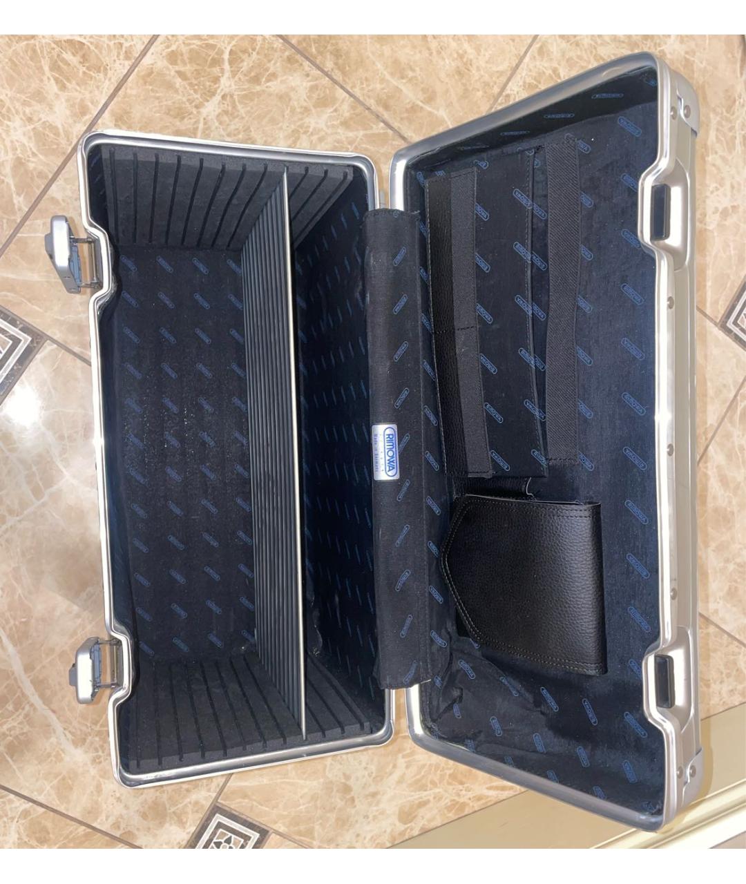 Rimowa Серебрянный чемодан, фото 4