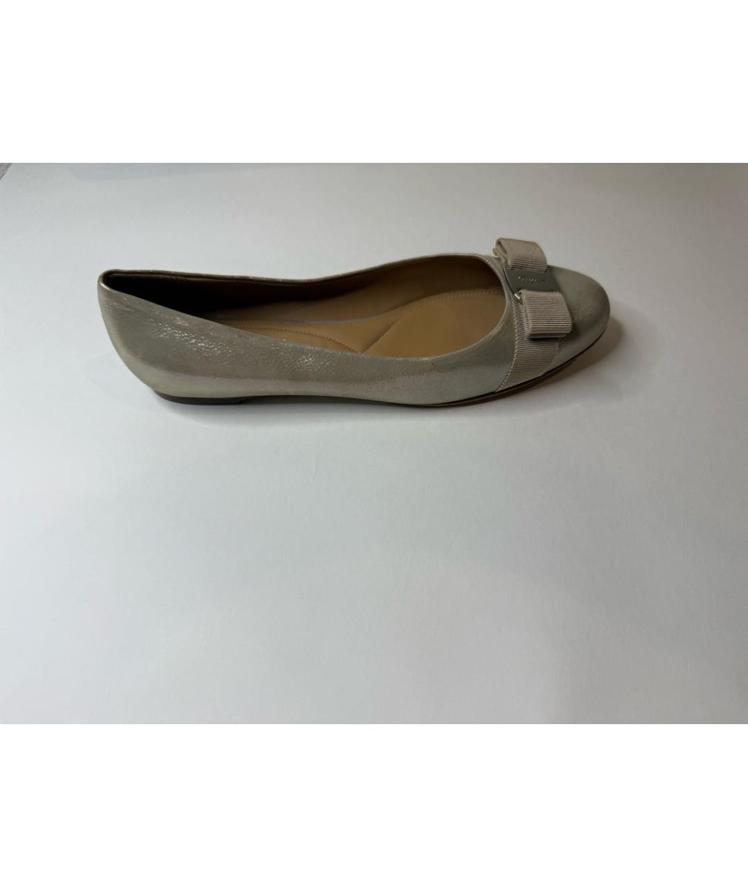 FERRAGAMO Золотые кожаные балетки, фото 8