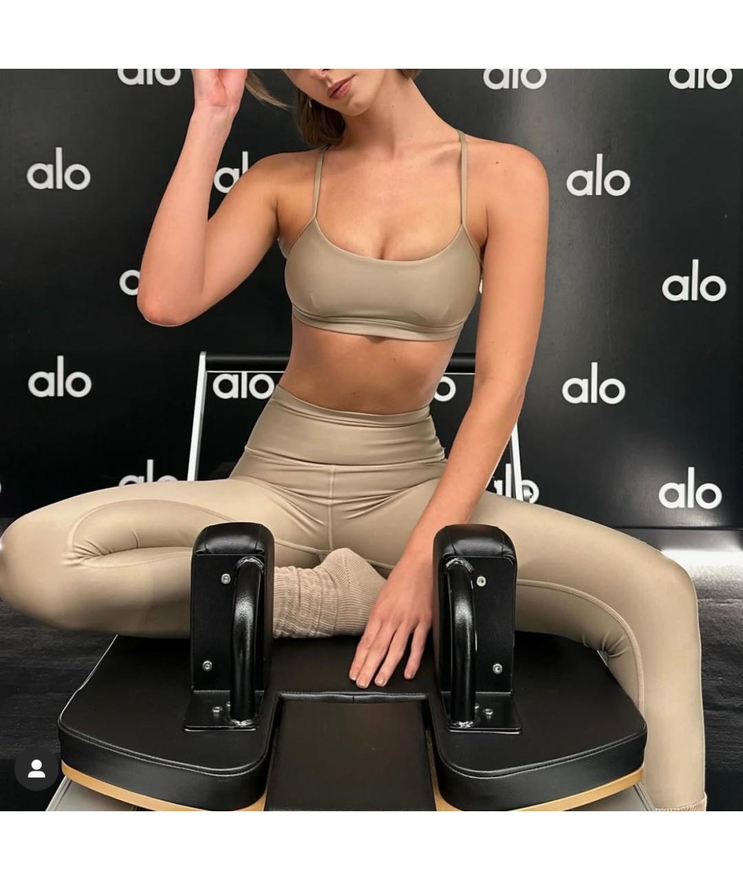 ALO YOGA Бежевые носки, чулки и колготы, фото 4
