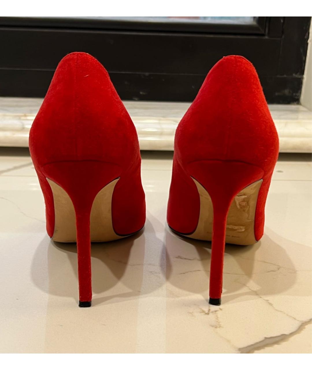 MANOLO BLAHNIK Красные замшевые туфли, фото 4