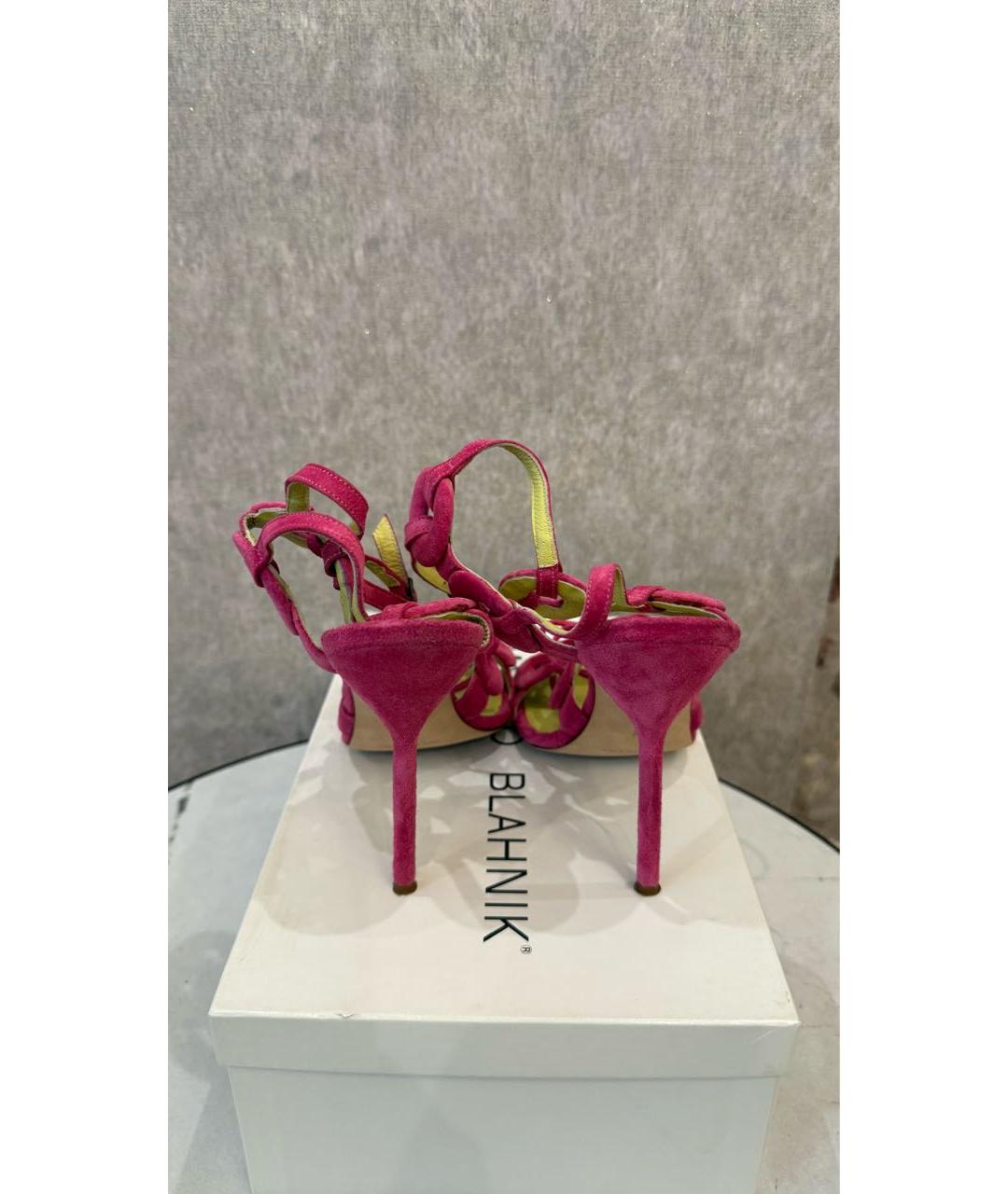 MANOLO BLAHNIK Розовые замшевые босоножки, фото 4