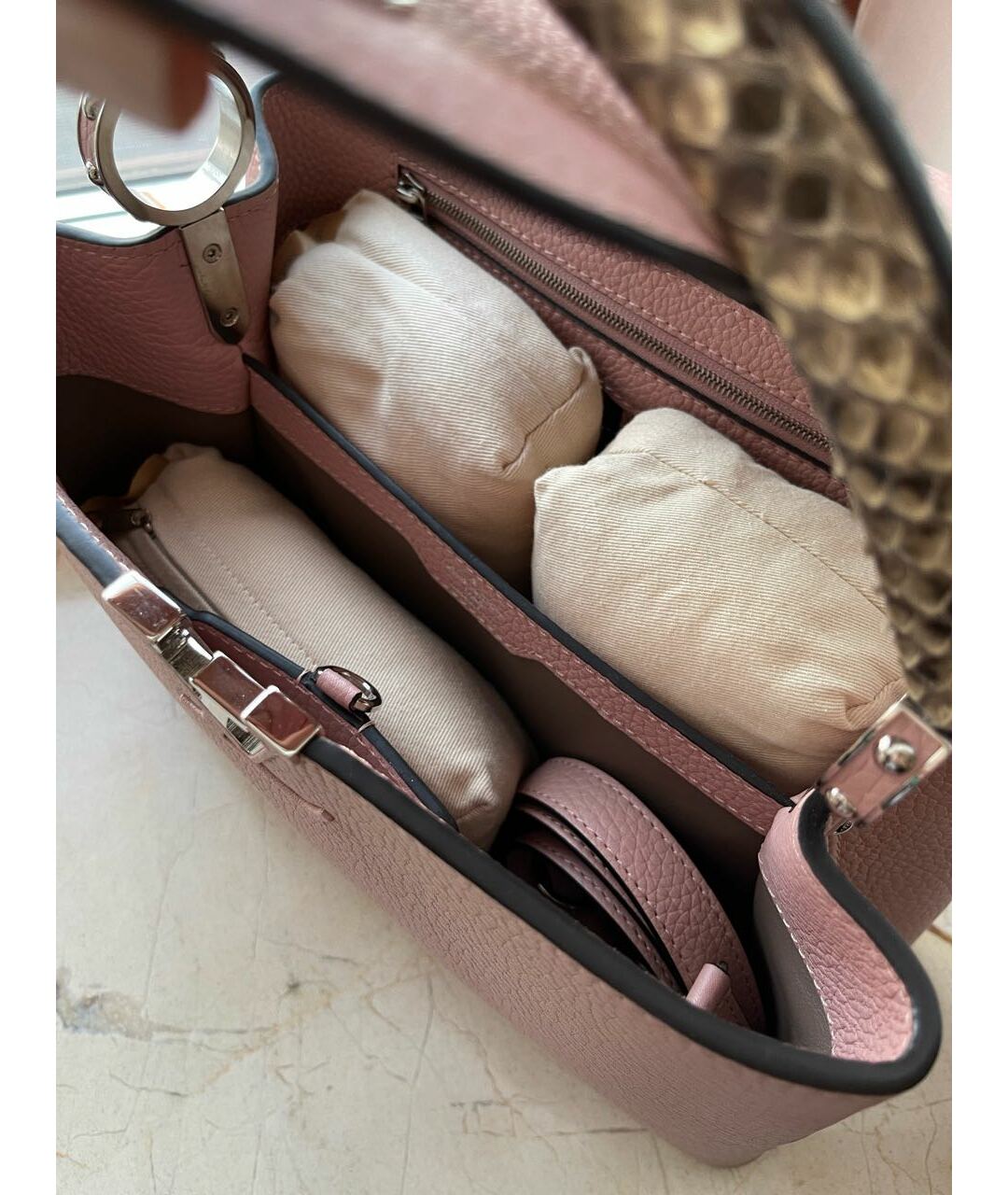 LOUIS VUITTON Розовая кожаная сумка с короткими ручками, фото 4