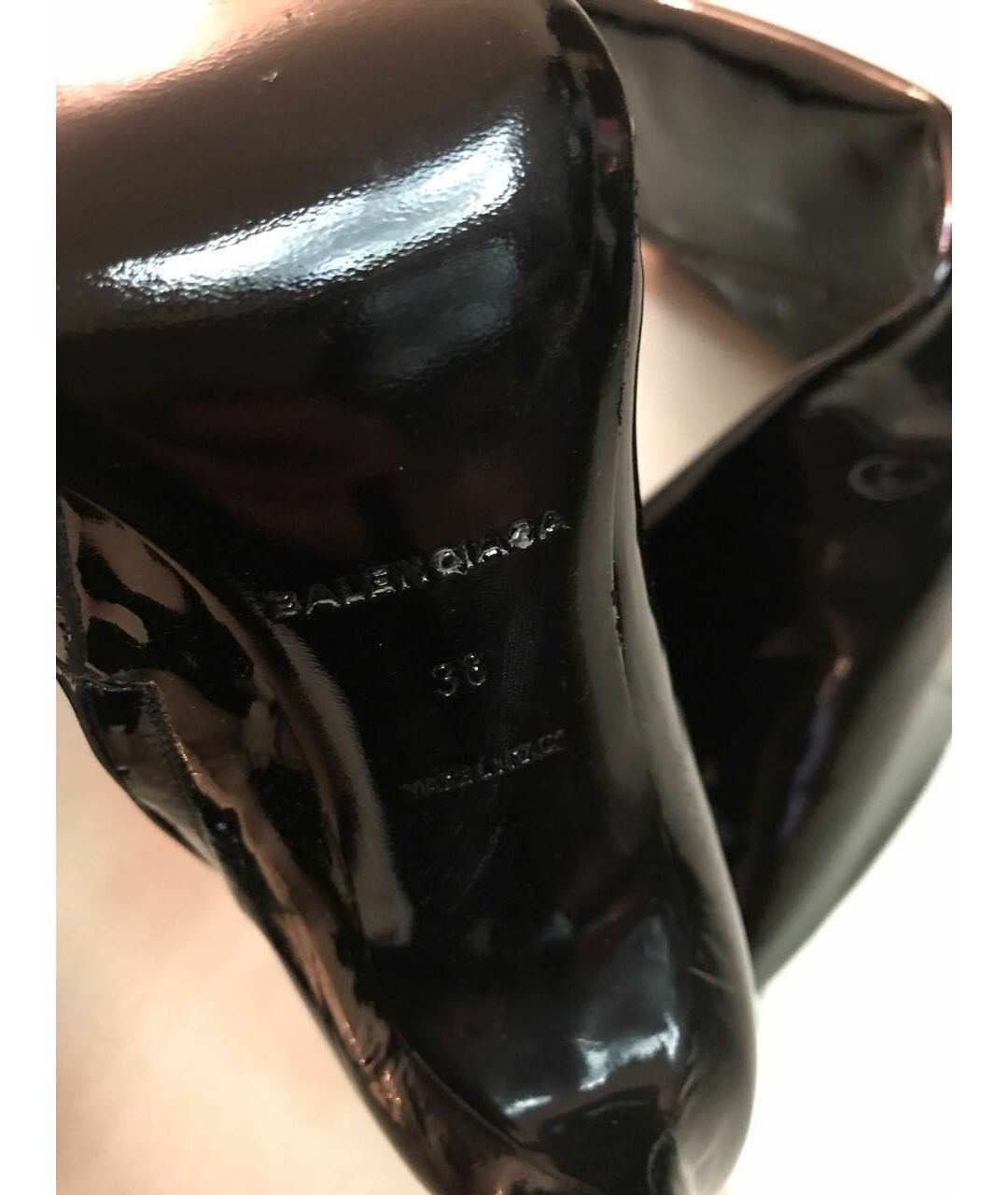BALENCIAGA Черные ботфорты из лакированной кожи, фото 3