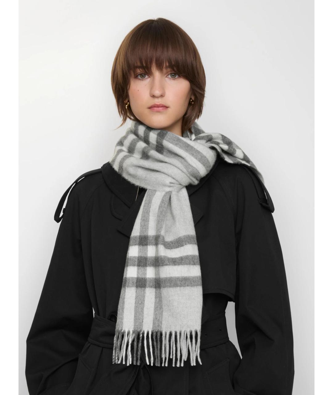 BURBERRY Серый кашемировый шарф, фото 3