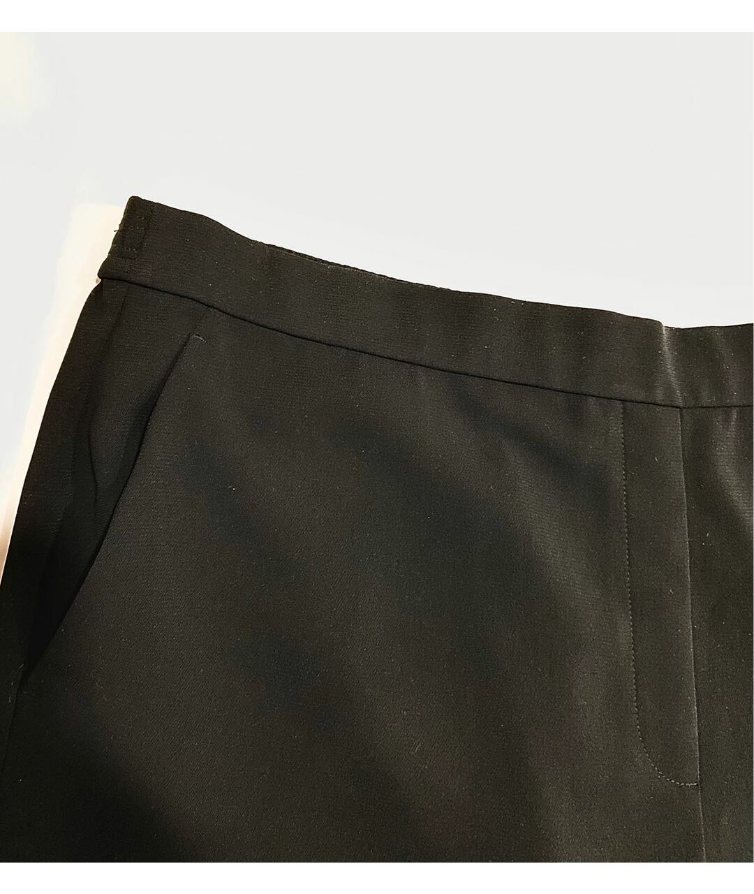 ST. JOHN Черные полиэстеровые классические брюки, фото 4