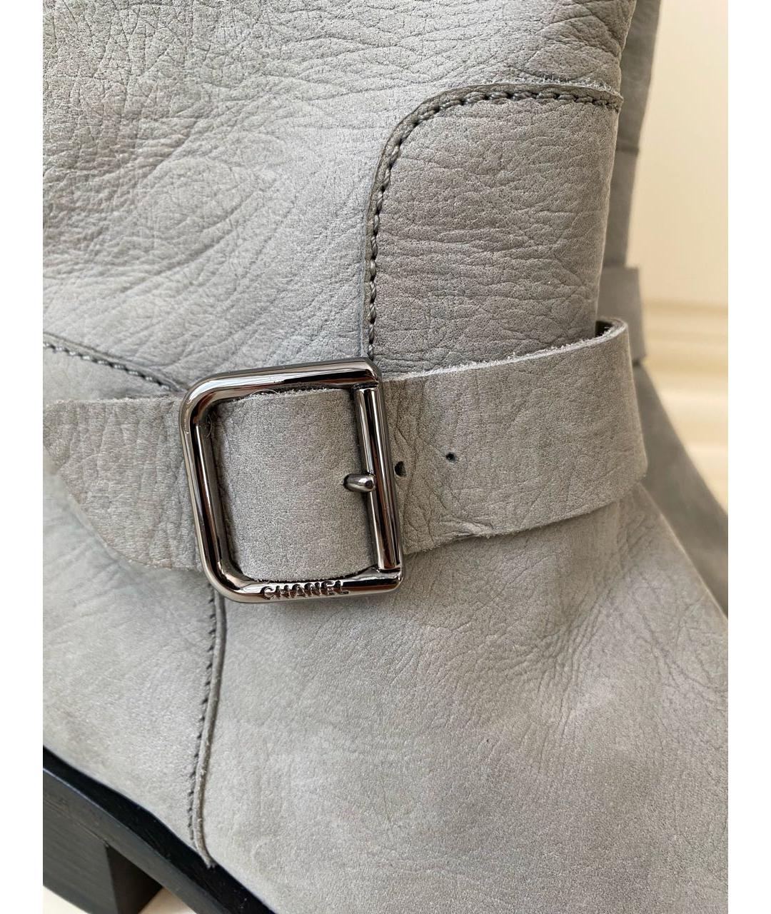 CHANEL Серые замшевые полусапоги, фото 3