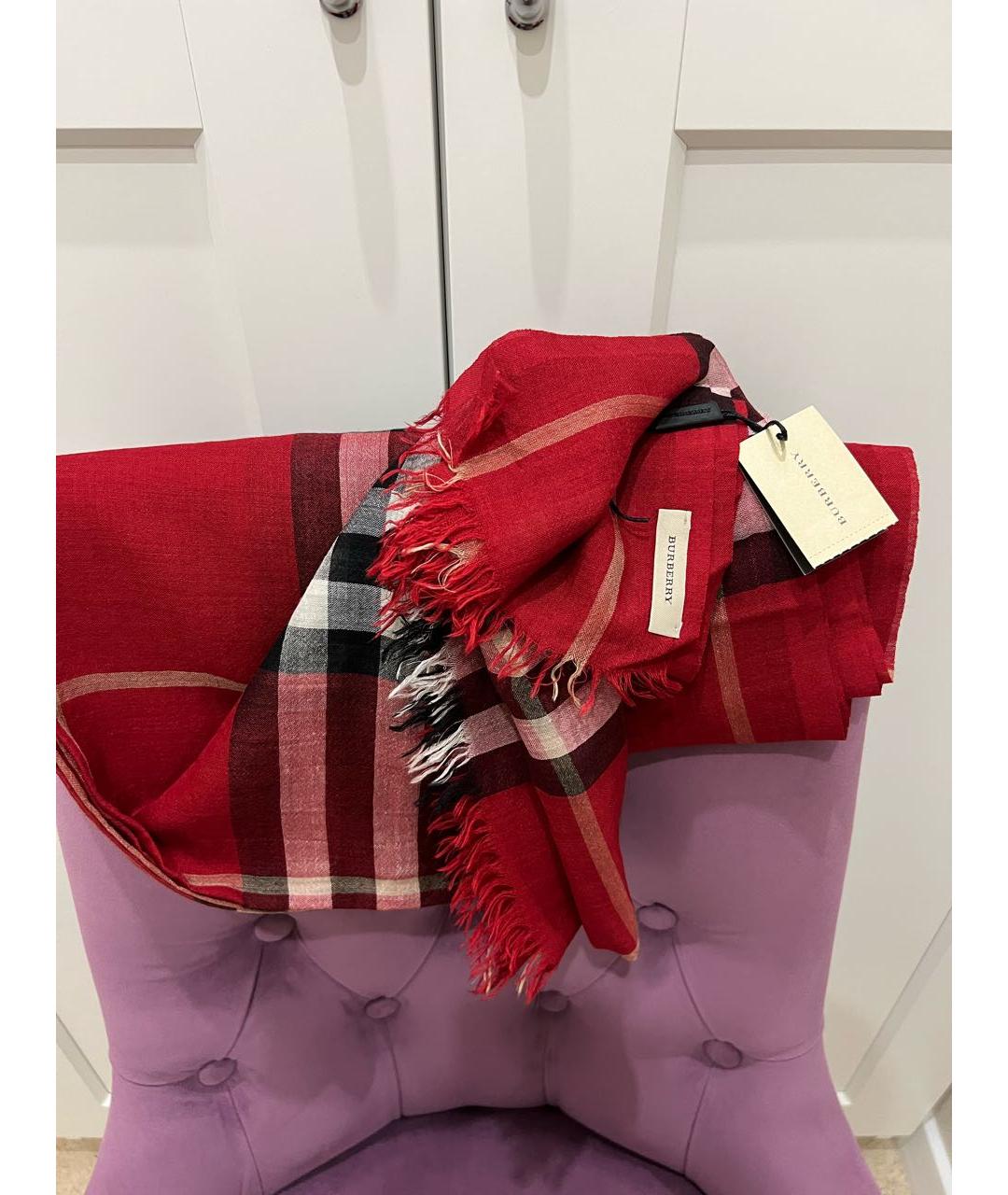 BURBERRY Красный шерстяной шарф, фото 3