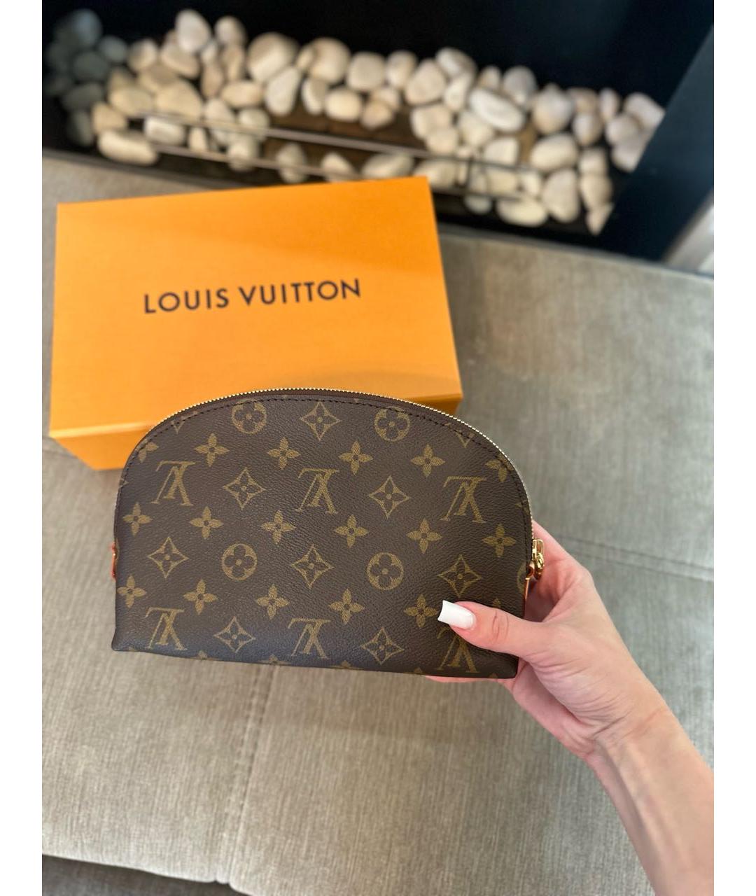 LOUIS VUITTON Коричневая косметичка, фото 4