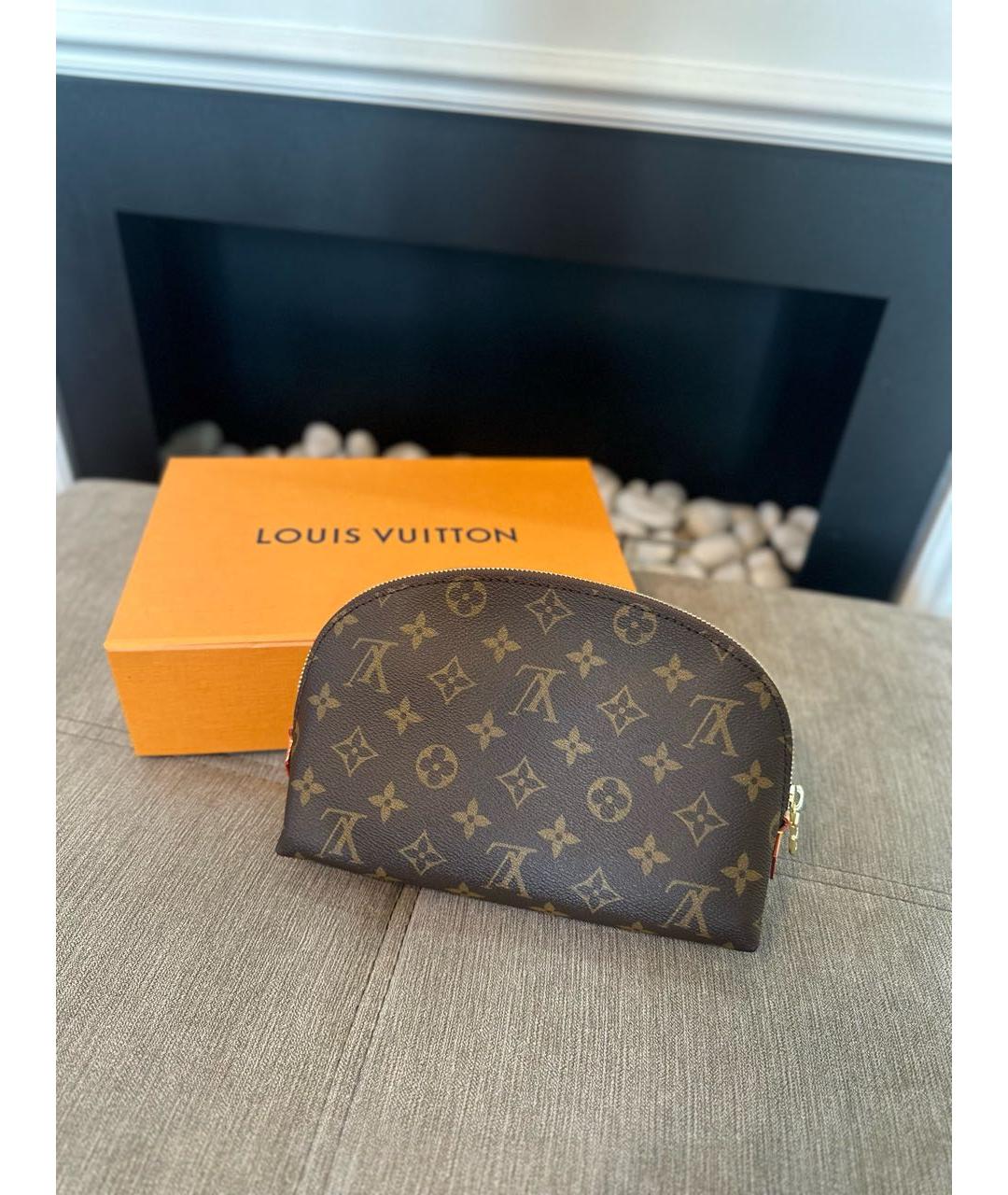 LOUIS VUITTON Коричневая косметичка, фото 2