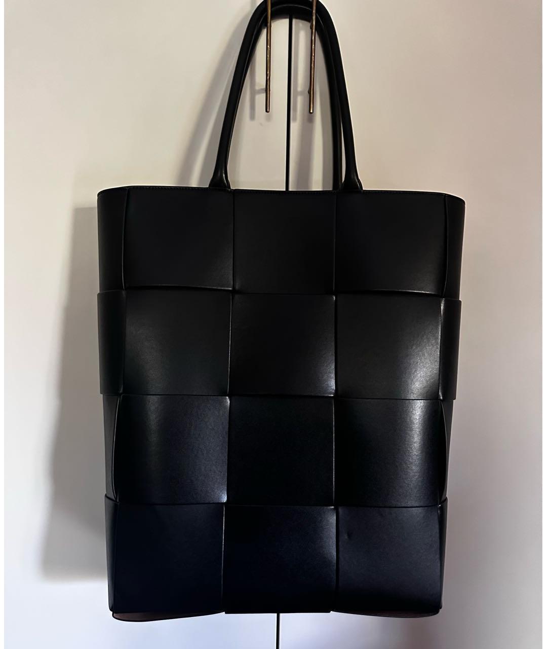 BOTTEGA VENETA Черная кожаная сумка тоут, фото 2