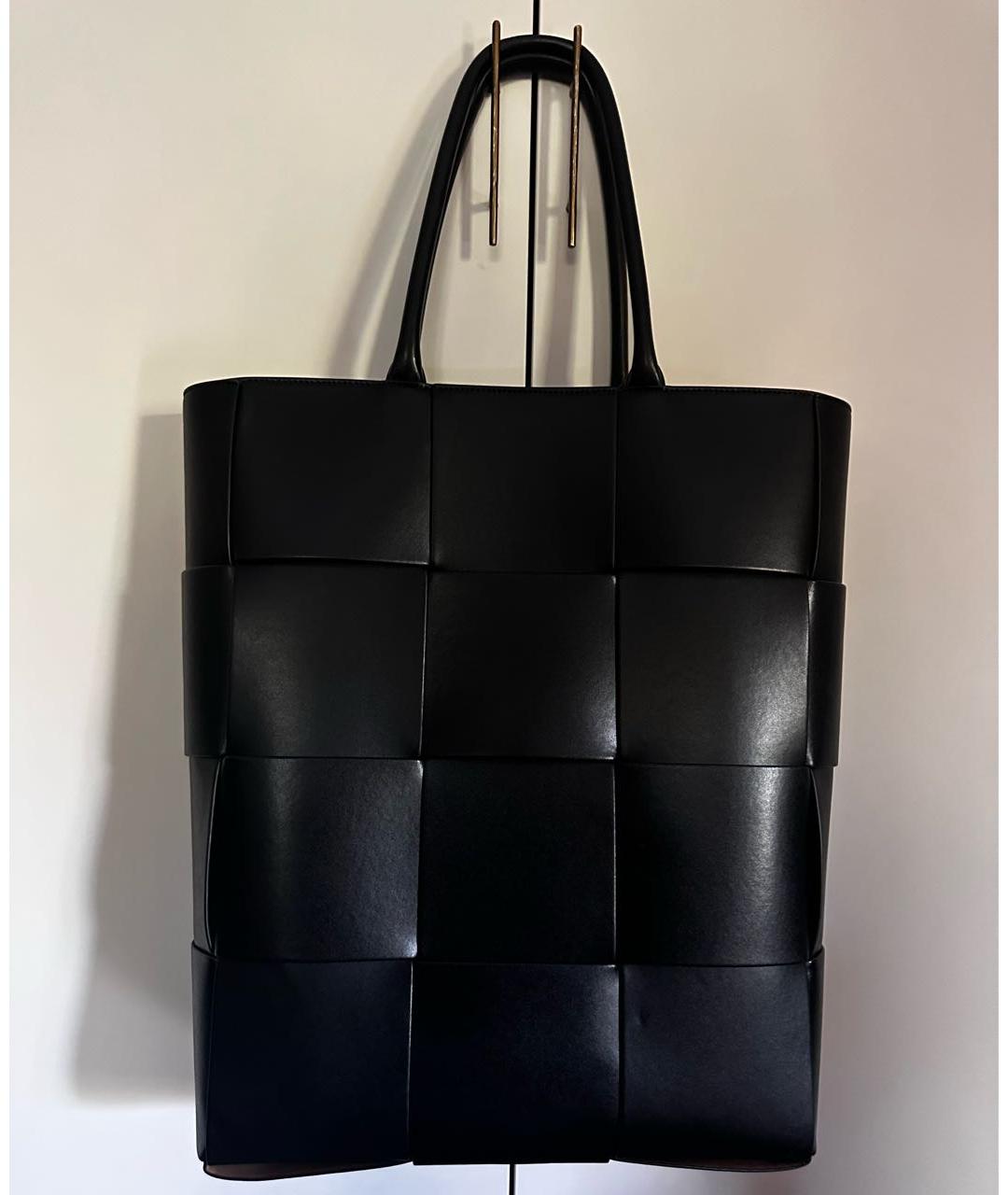 BOTTEGA VENETA Черная кожаная сумка тоут, фото 7