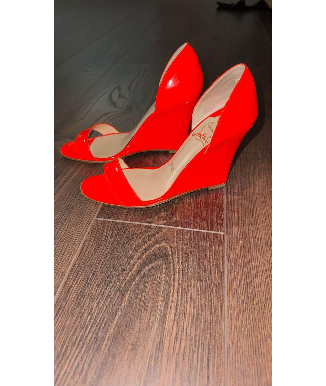 CHRISTIAN LOUBOUTIN Оранжевые туфли из лакированной кожи, фото 6