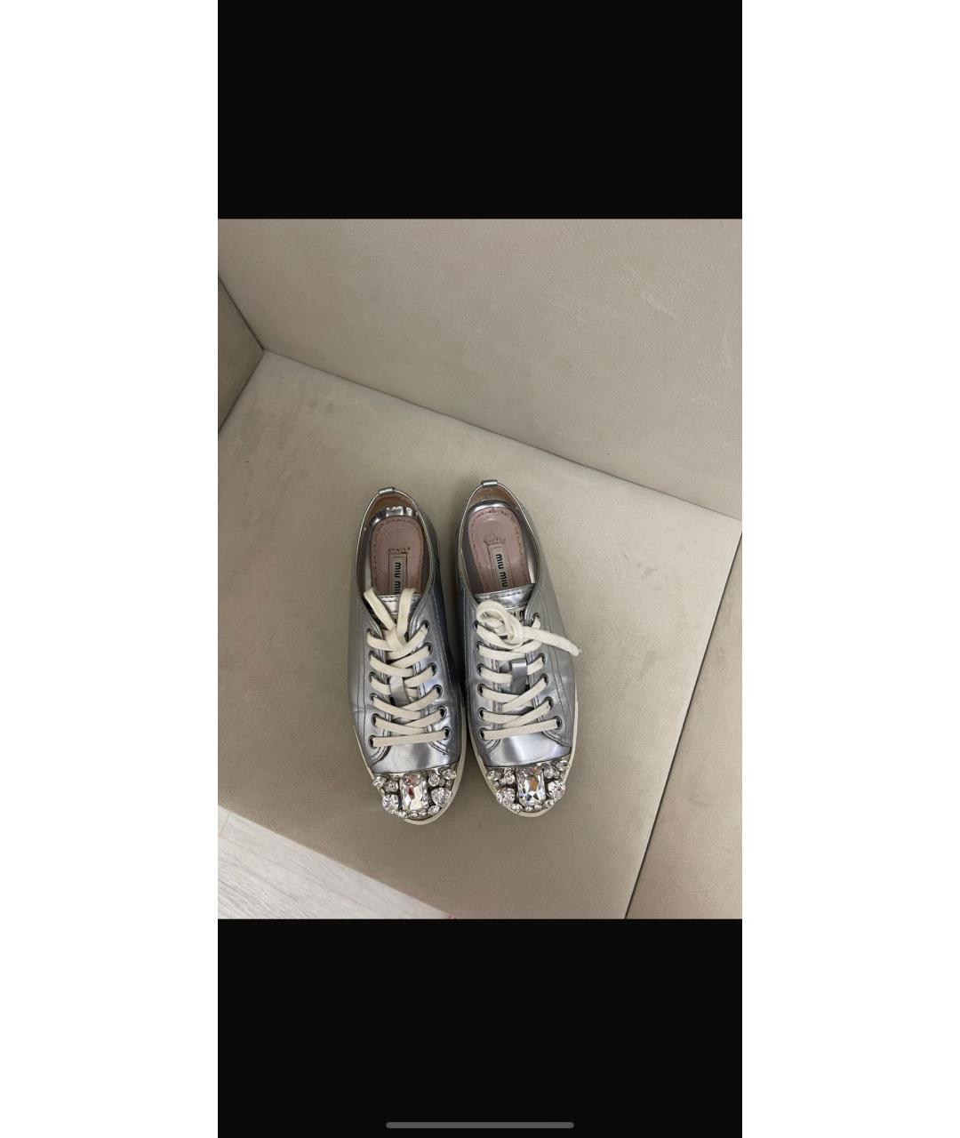 MIU MIU Серебряные кеды из лакированной кожи, фото 3