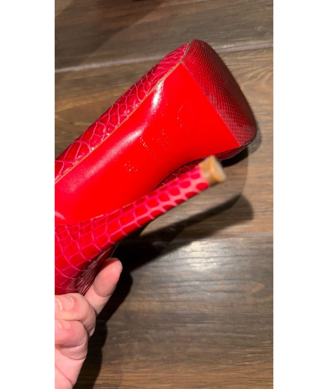 CHRISTIAN LOUBOUTIN Красные туфли из экзотической кожи, фото 6
