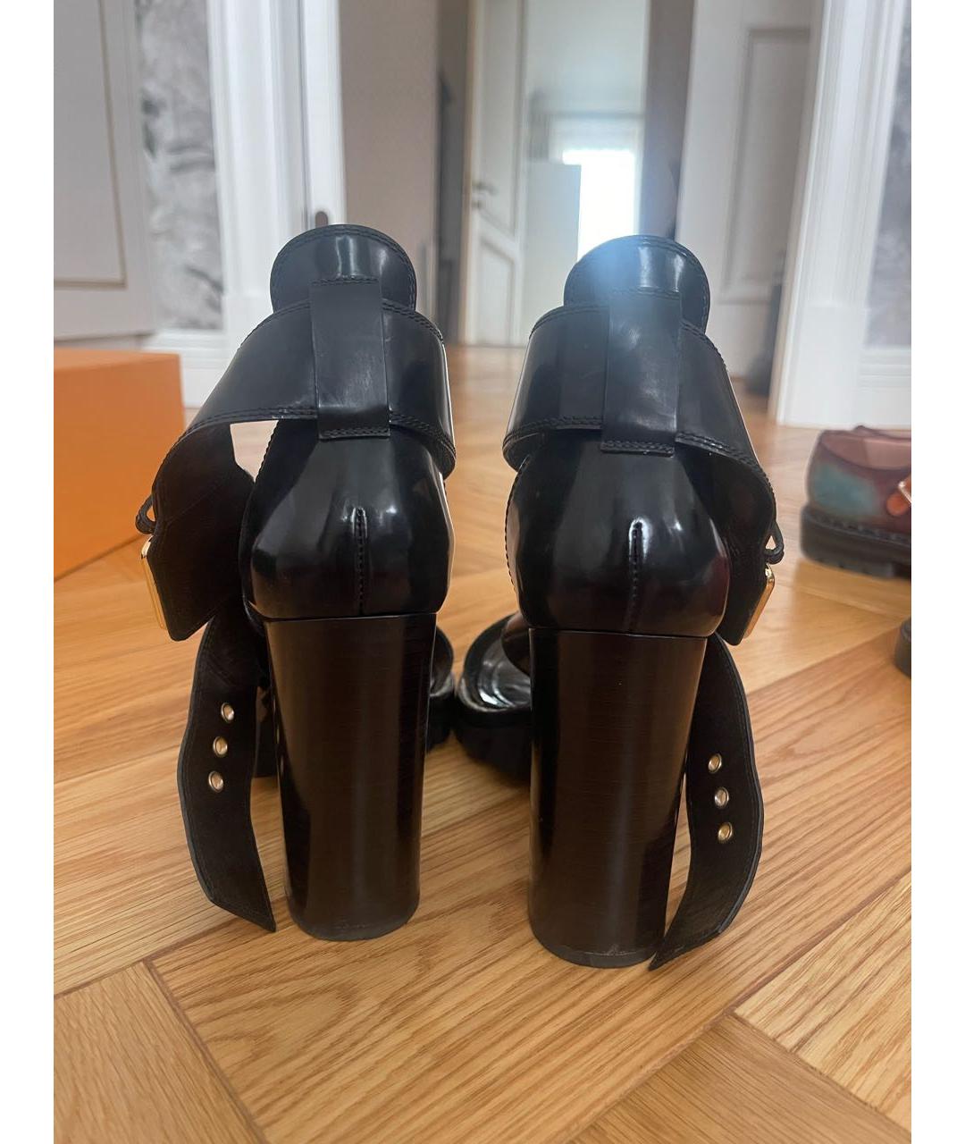 LOUIS VUITTON Черные кожаные босоножки, фото 4