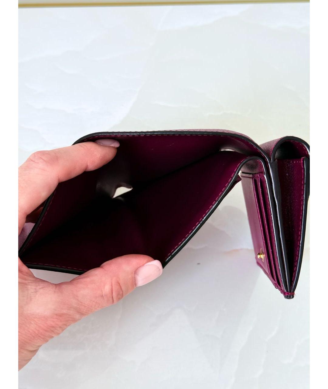 FENDI Бордовый кожаный кошелек, фото 5