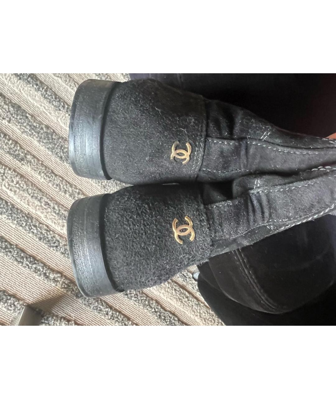 CHANEL Черные замшевые сапоги, фото 4