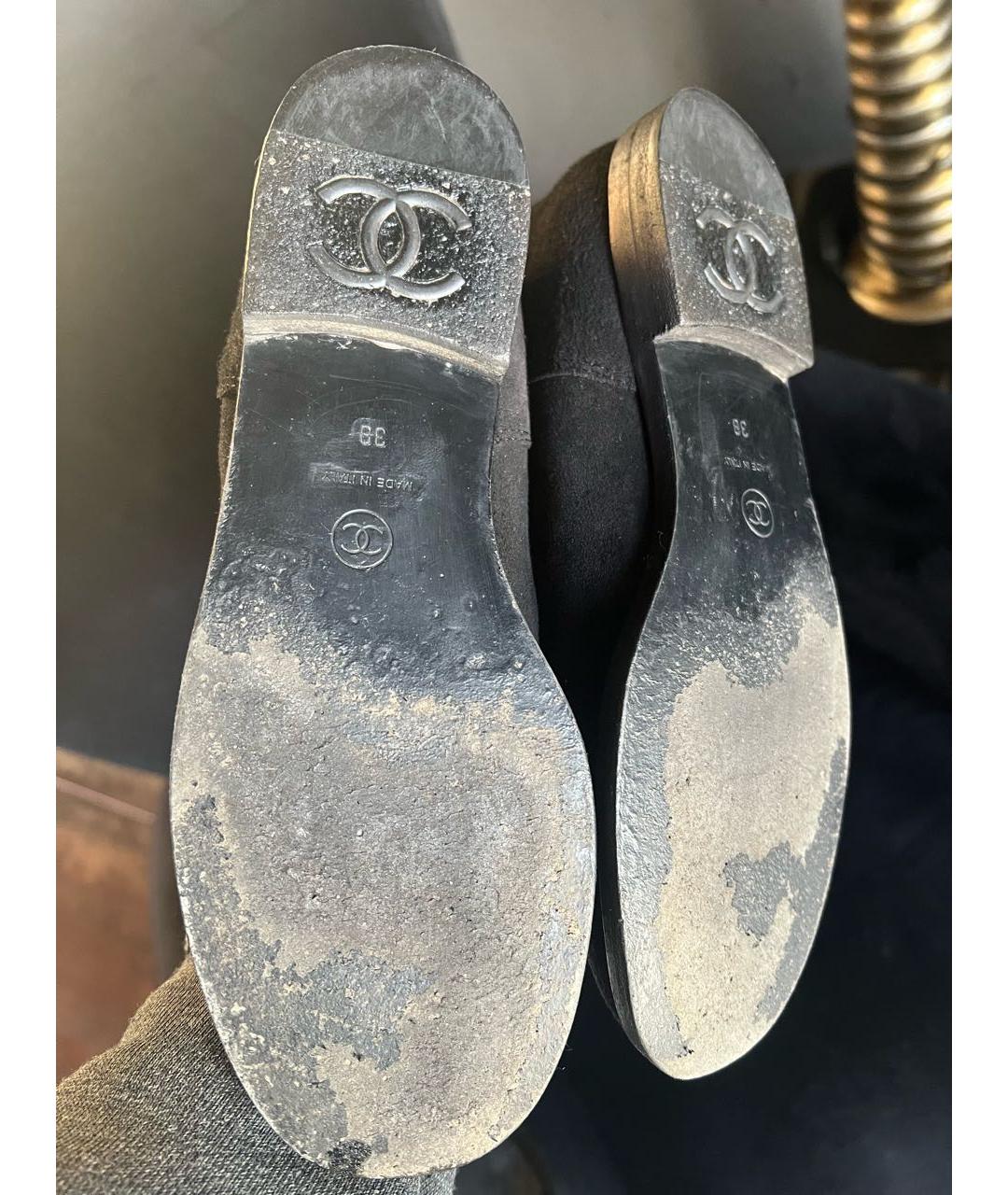 CHANEL Черные замшевые сапоги, фото 7