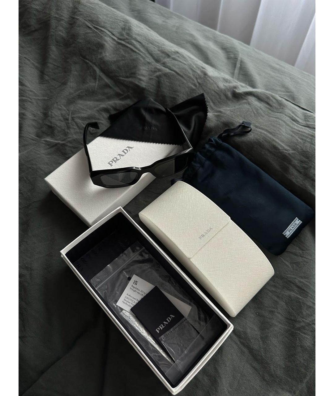 PRADA Черные пластиковые солнцезащитные очки, фото 5