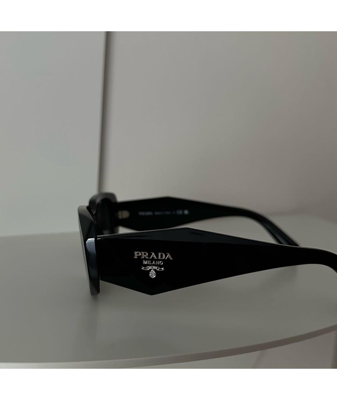 PRADA Черные пластиковые солнцезащитные очки, фото 3