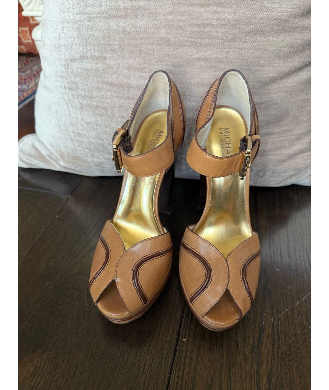 MICHAEL MICHAEL KORS Бежевые кожаные туфли, фото 2