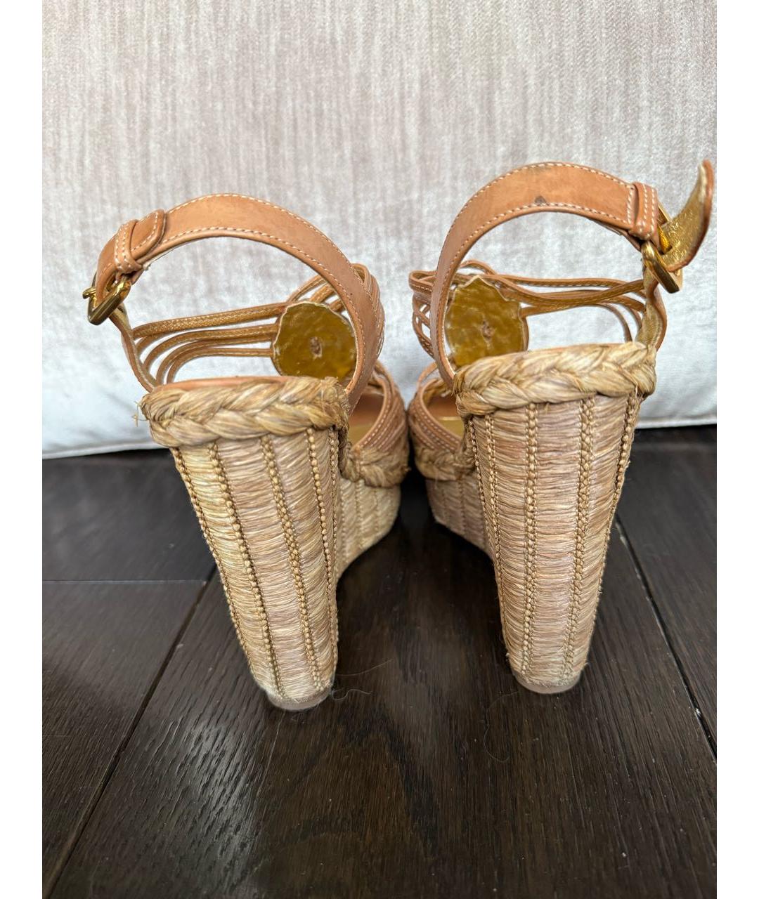 PRADA Бежевые кожаные босоножки, фото 4