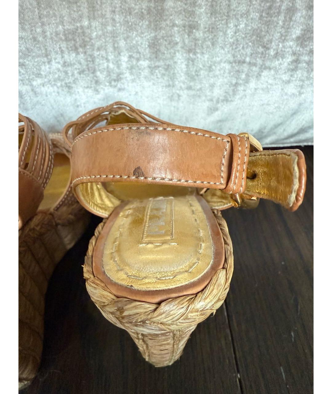 PRADA Бежевые кожаные босоножки, фото 5