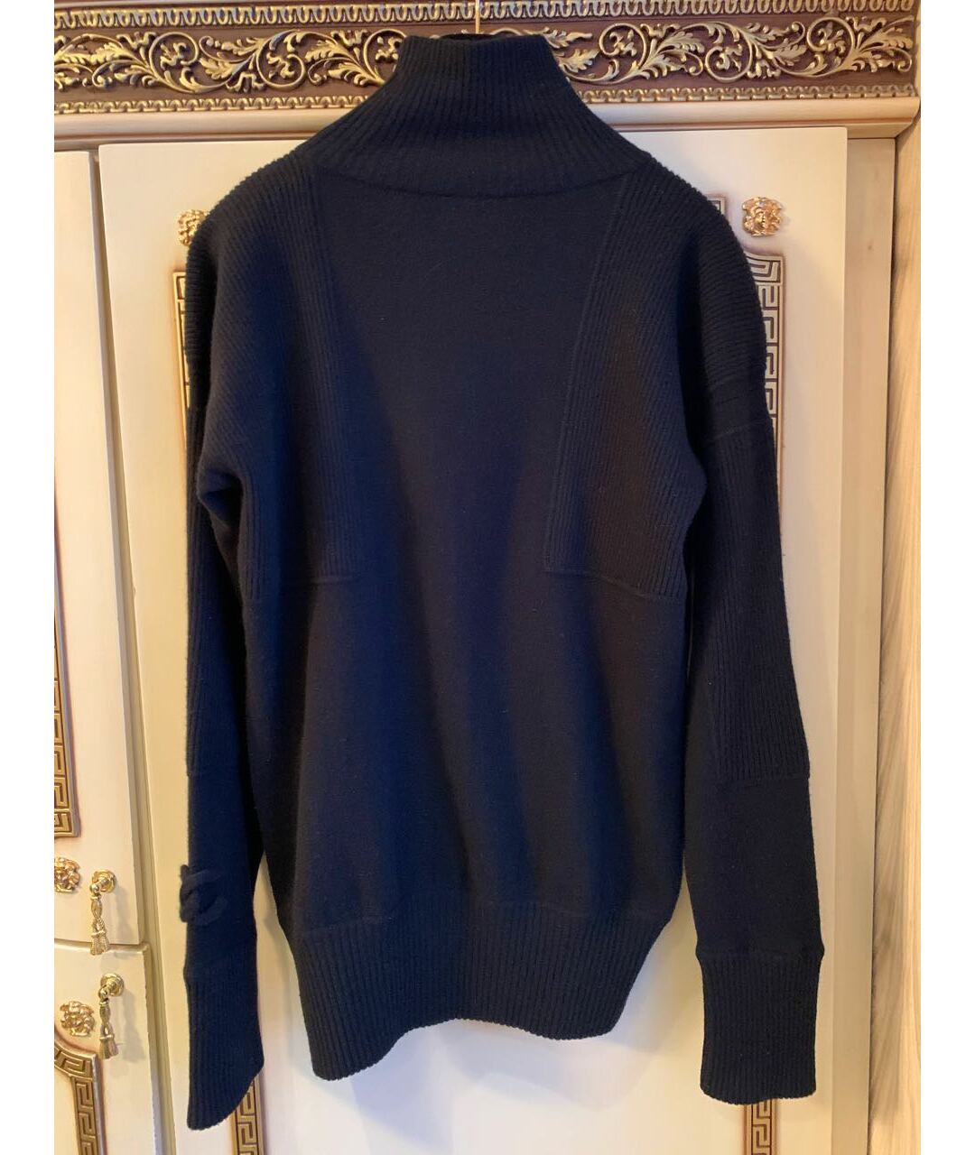 CHANEL Черная кашемировая водолазка для женщин – купить онлайн с