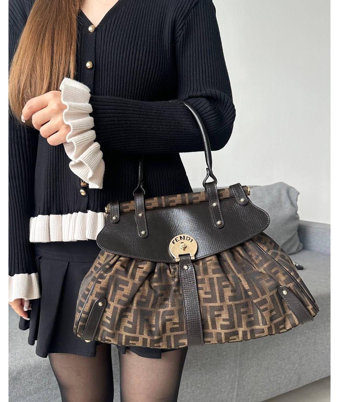 FENDI Коричневая тканевая сумка с короткими ручками, фото 3