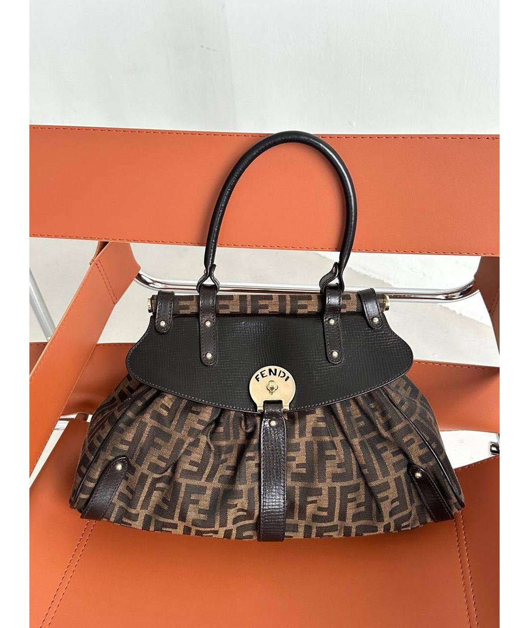 FENDI Коричневая тканевая сумка с короткими ручками, фото 5