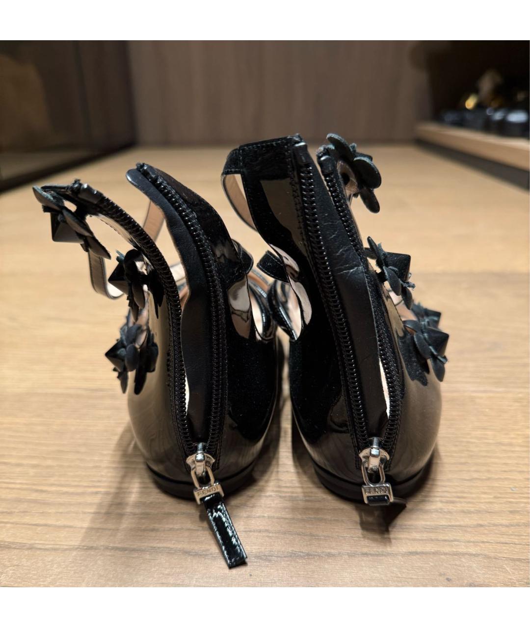 FENDI Черные лодочки на низком каблуке из лакированной кожи, фото 3