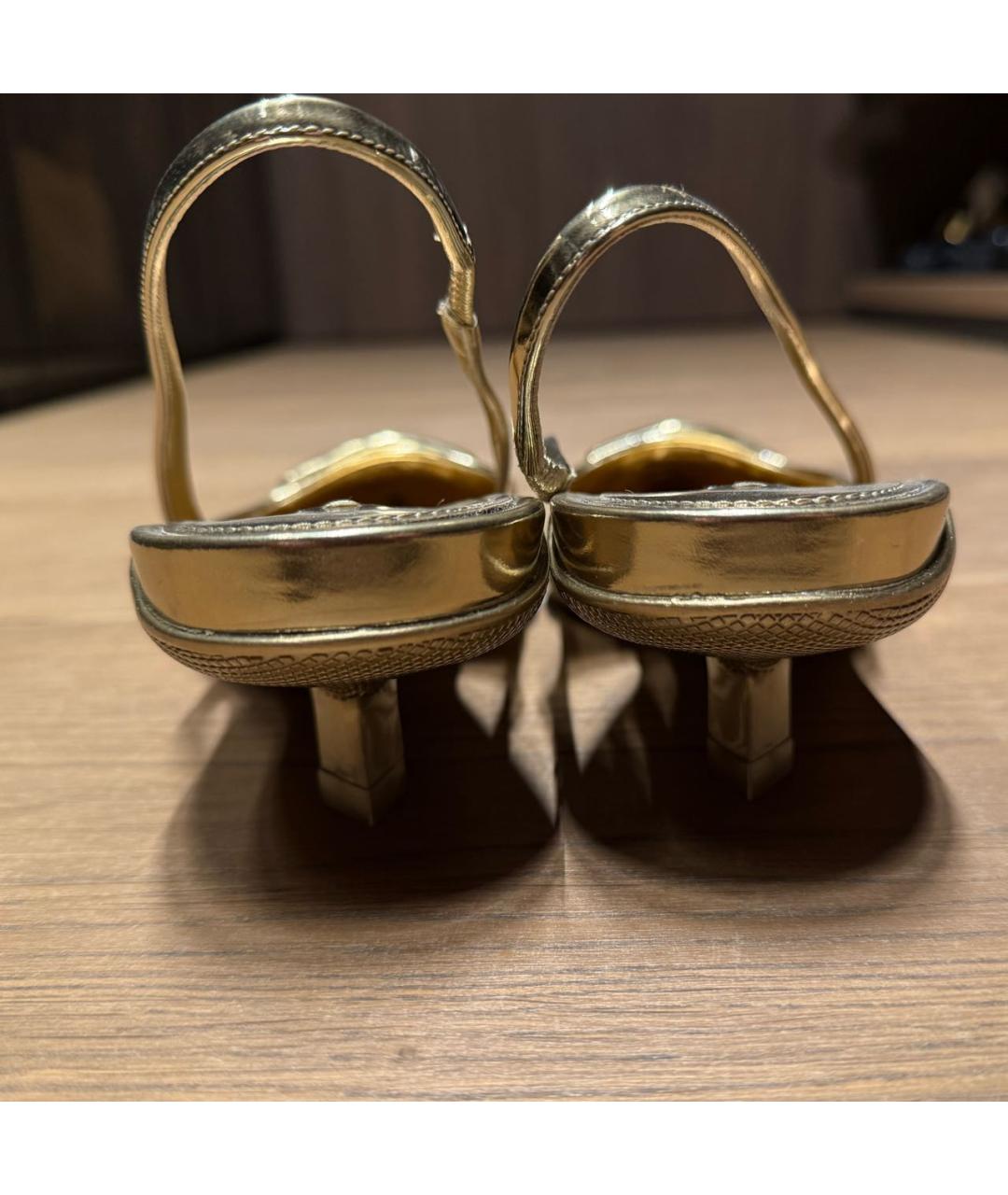 PRADA Золотые туфли из лакированной кожи, фото 3