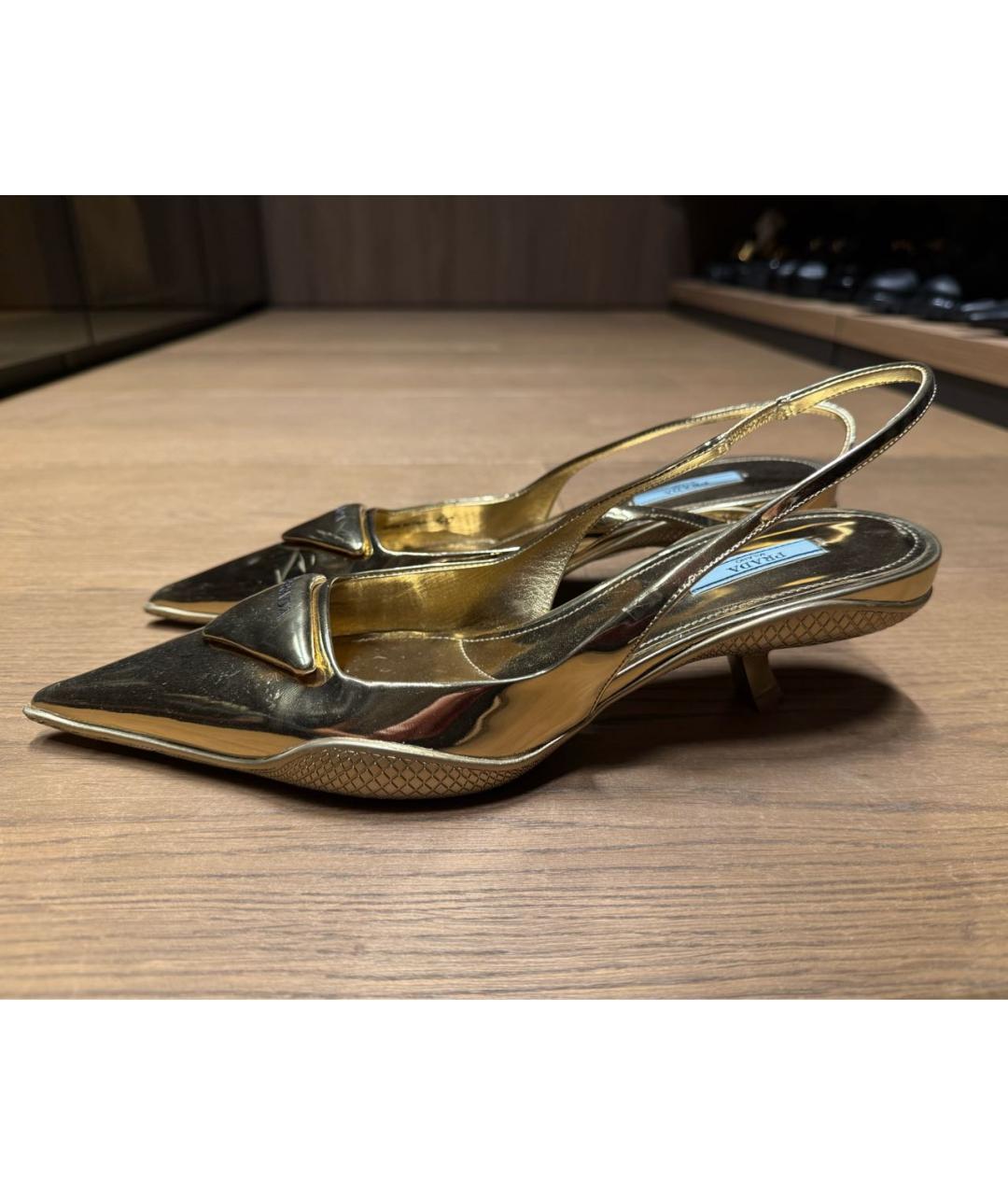PRADA Золотые туфли из лакированной кожи, фото 7