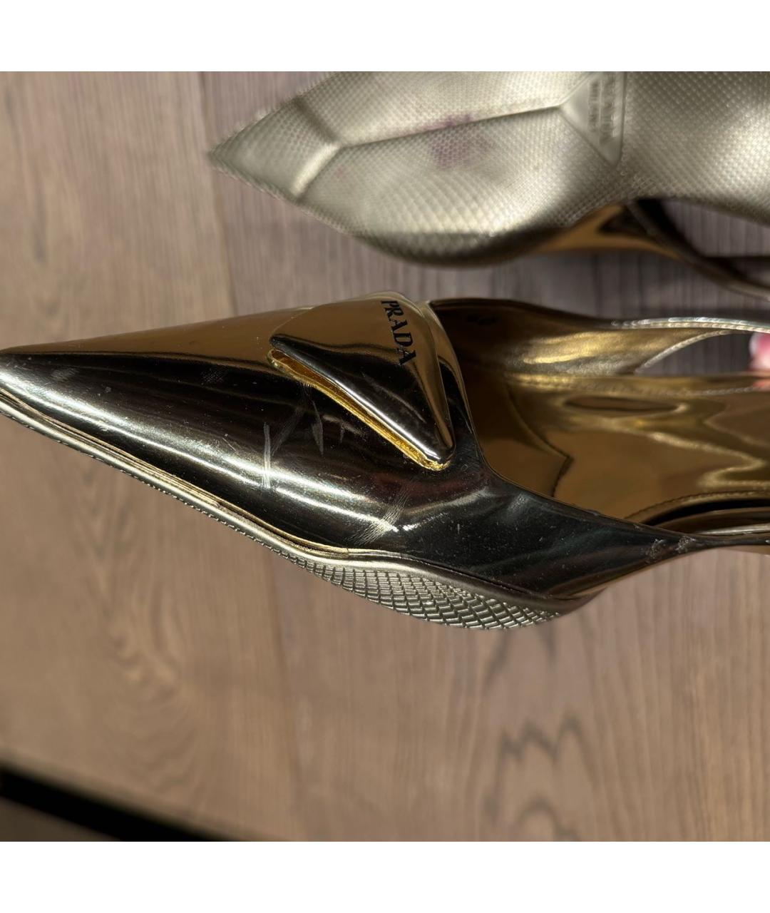 PRADA Золотые туфли из лакированной кожи, фото 5