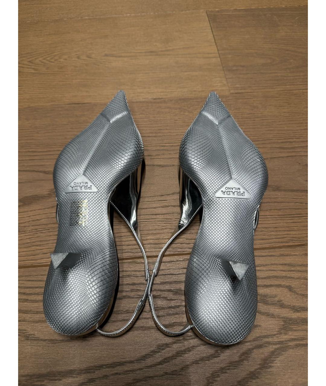 PRADA Серебряные туфли из лакированной кожи, фото 5