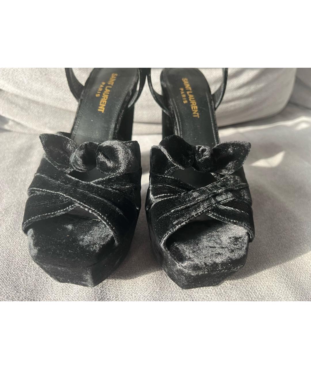 SAINT LAURENT Черные бархатные босоножки, фото 2
