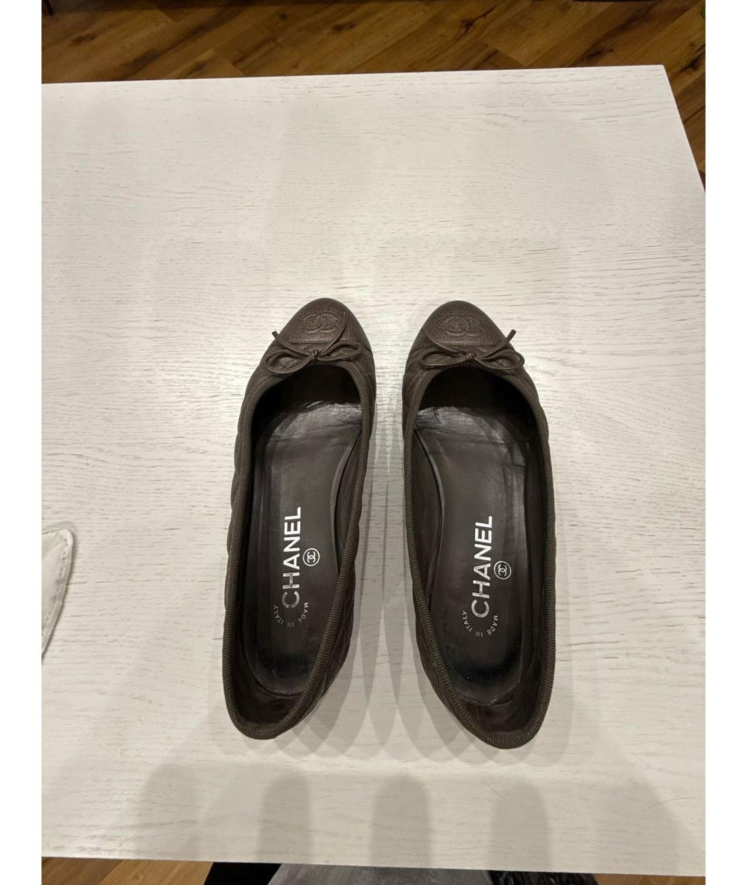 CHANEL Антрацитовые кожаные балетки, фото 3