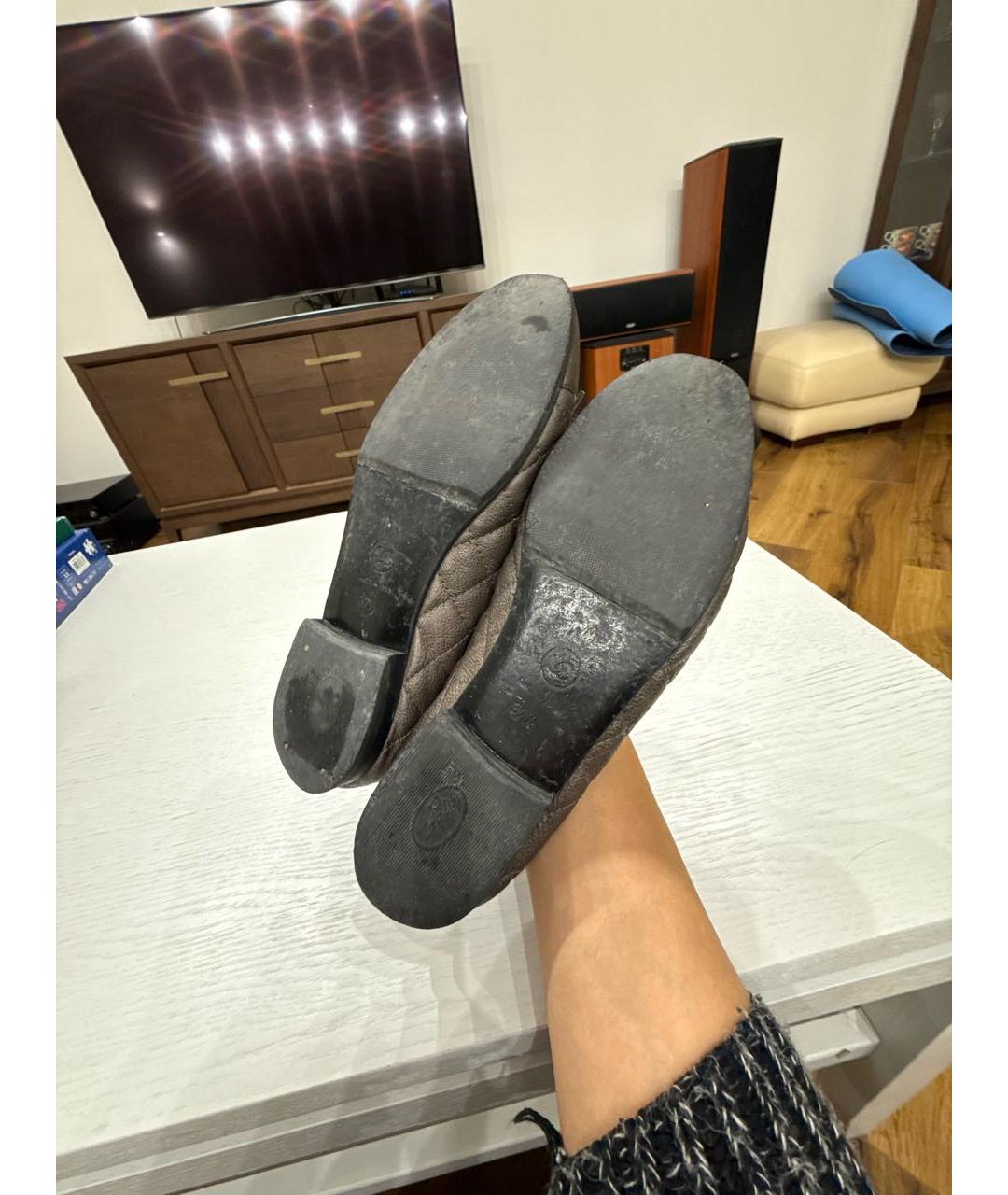CHANEL Антрацитовые кожаные балетки, фото 7