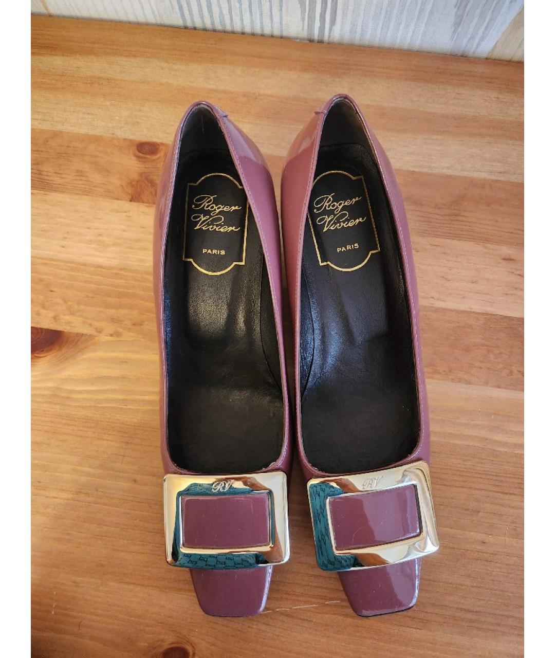 ROGER VIVIER Розовые лодочки на низком каблуке из лакированной кожи, фото 3