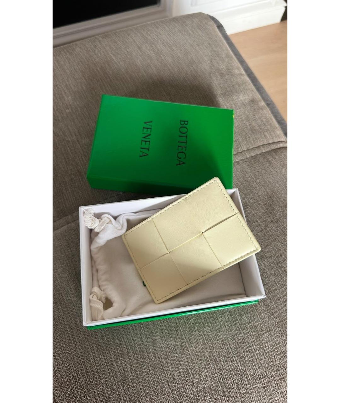 BOTTEGA VENETA Желтый кожаный кардхолдер, фото 3