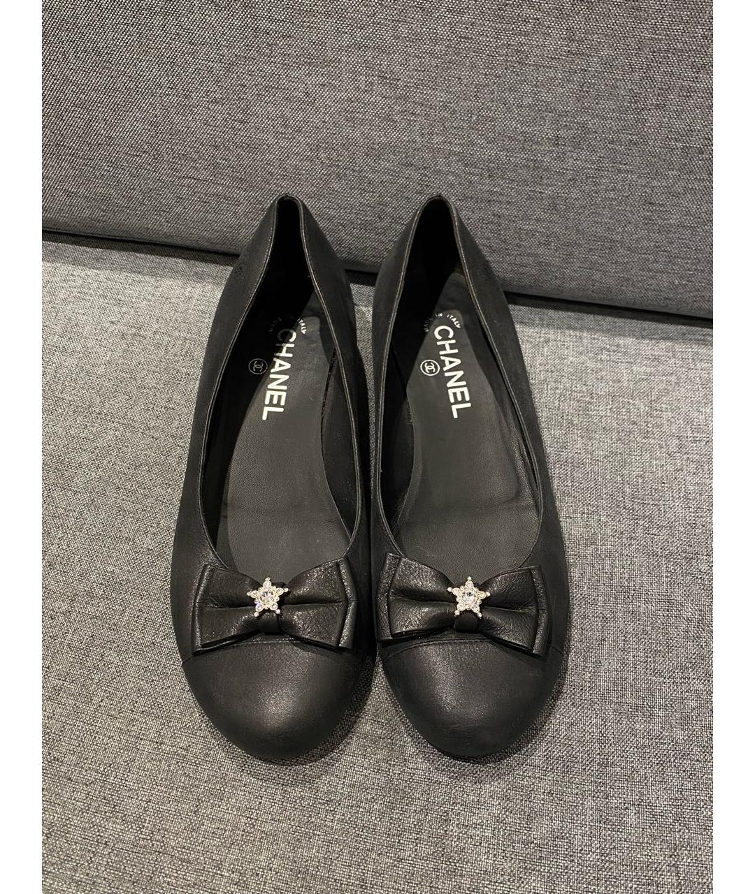 CHANEL Черные кожаные балетки, фото 2