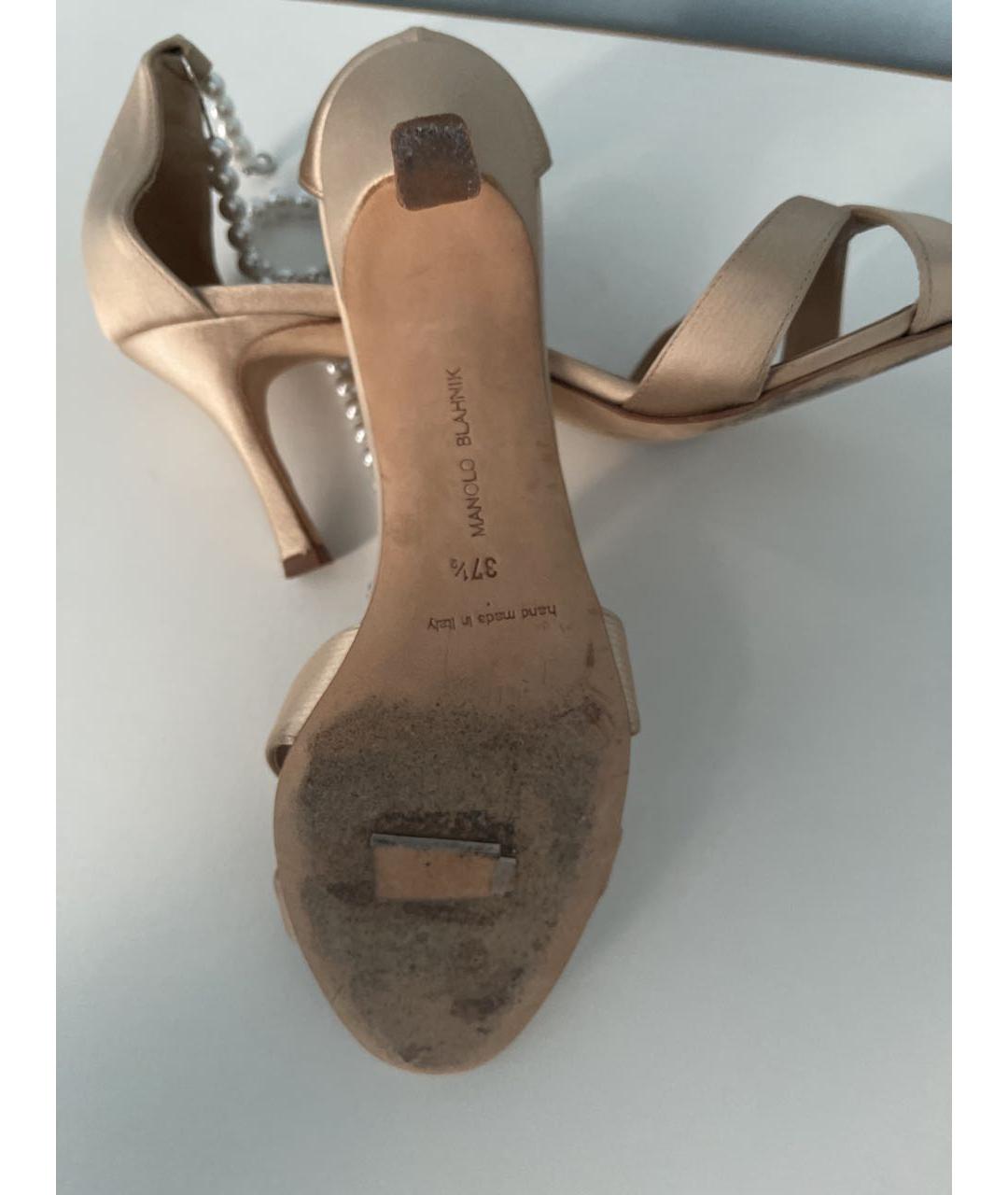 MANOLO BLAHNIK Бежевые текстильные босоножки, фото 3