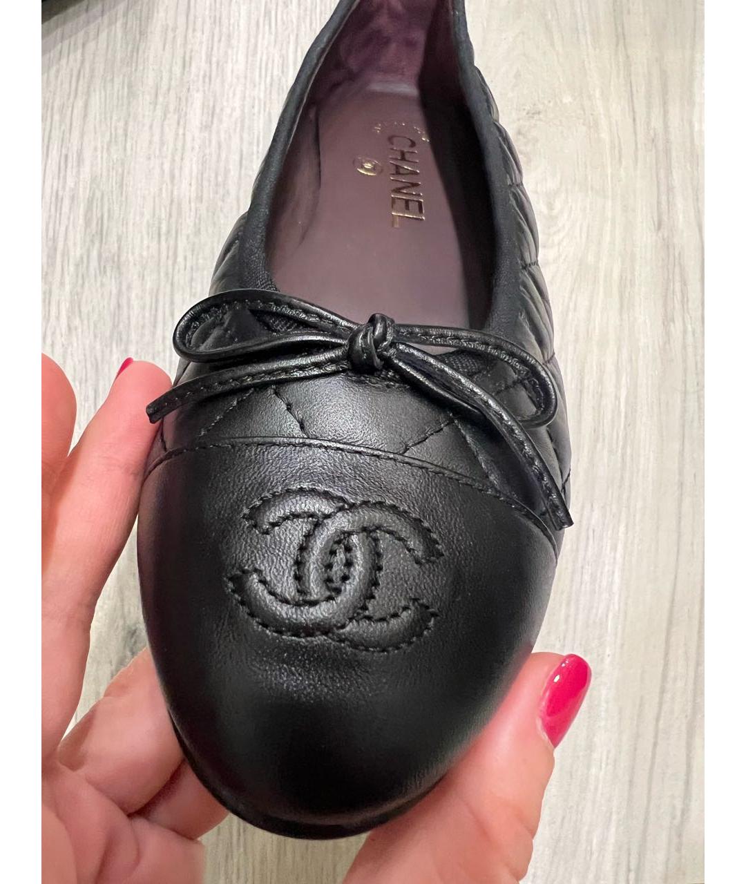 CHANEL Черные кожаные балетки, фото 4