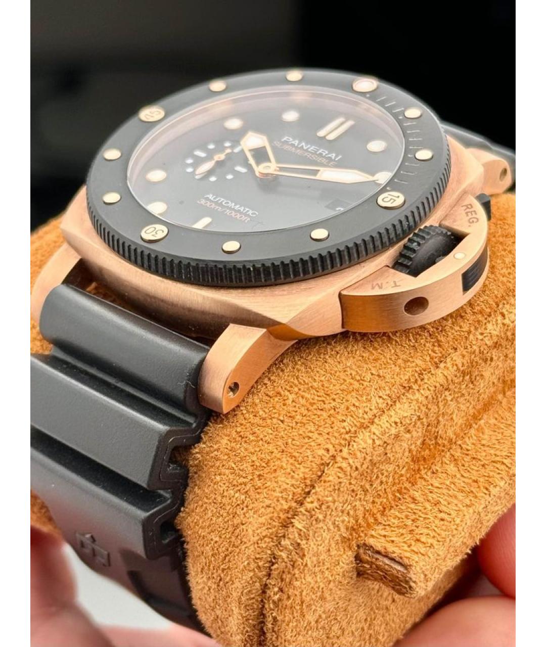 PANERAI Черные часы из желтого золота, фото 4
